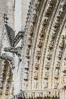 Bild "Poitiers_Kathedrale_Portal_05.jpg"